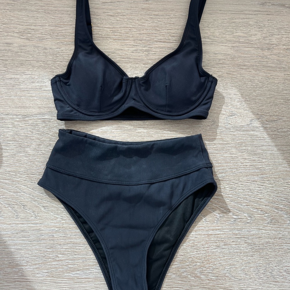 Bikini Set - Picture 13 of 14